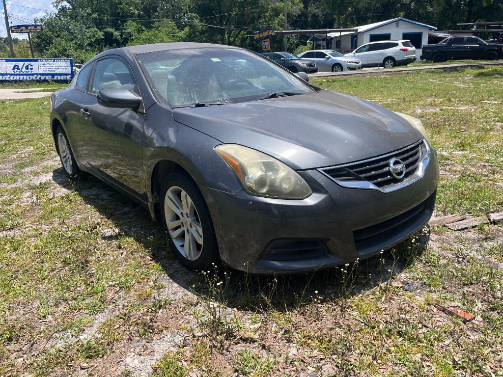 2013 Nissan Altima Coupe 2.5 S CVT's photo