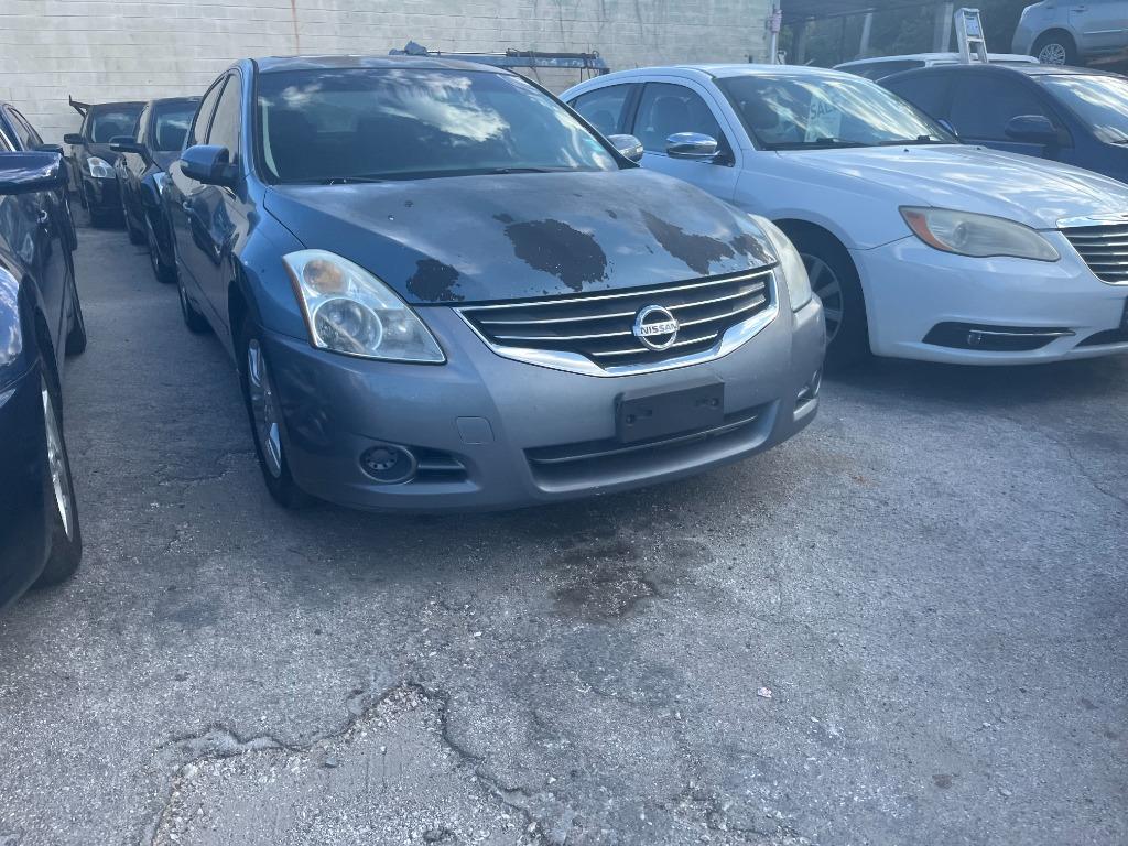 2011 Nissan Altima's photo
