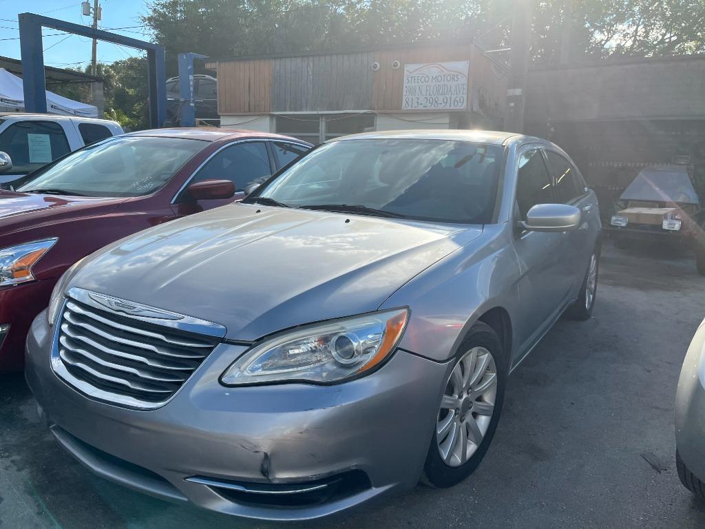 2013 Chrysler 200 Touring