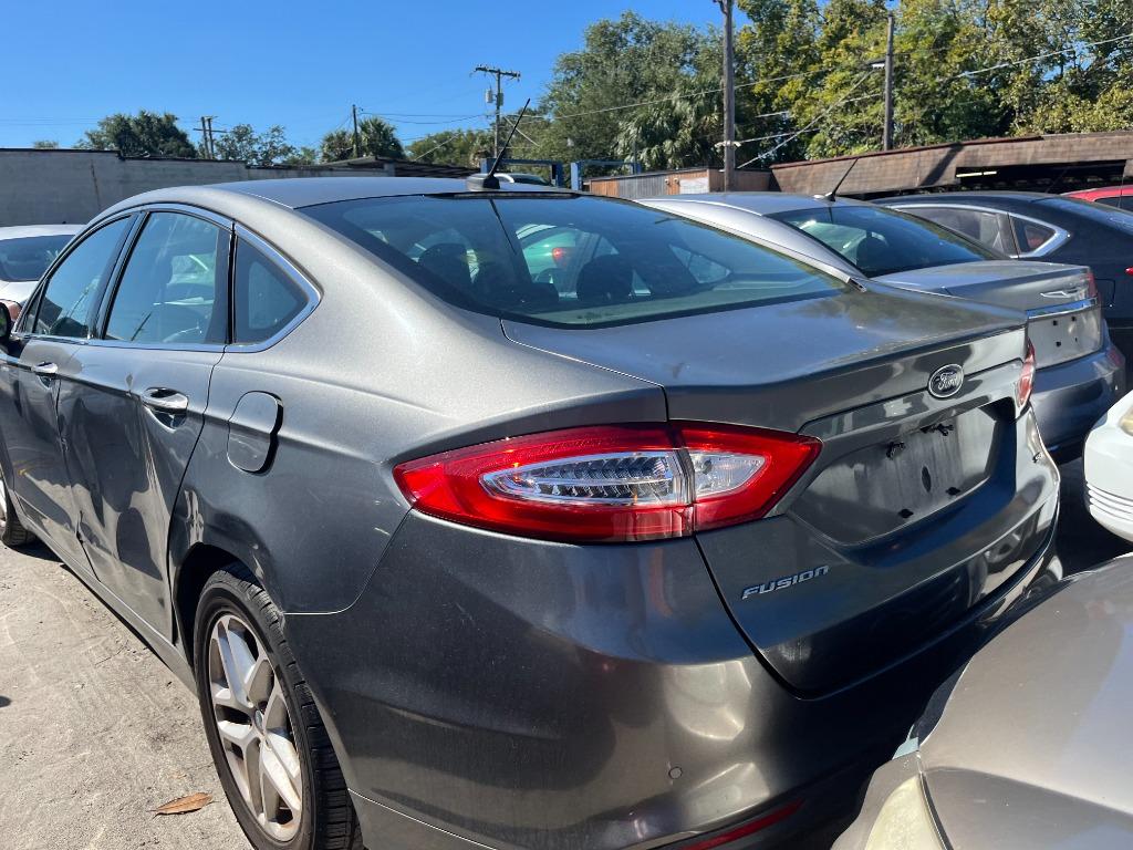 2014 Ford Fusion SE